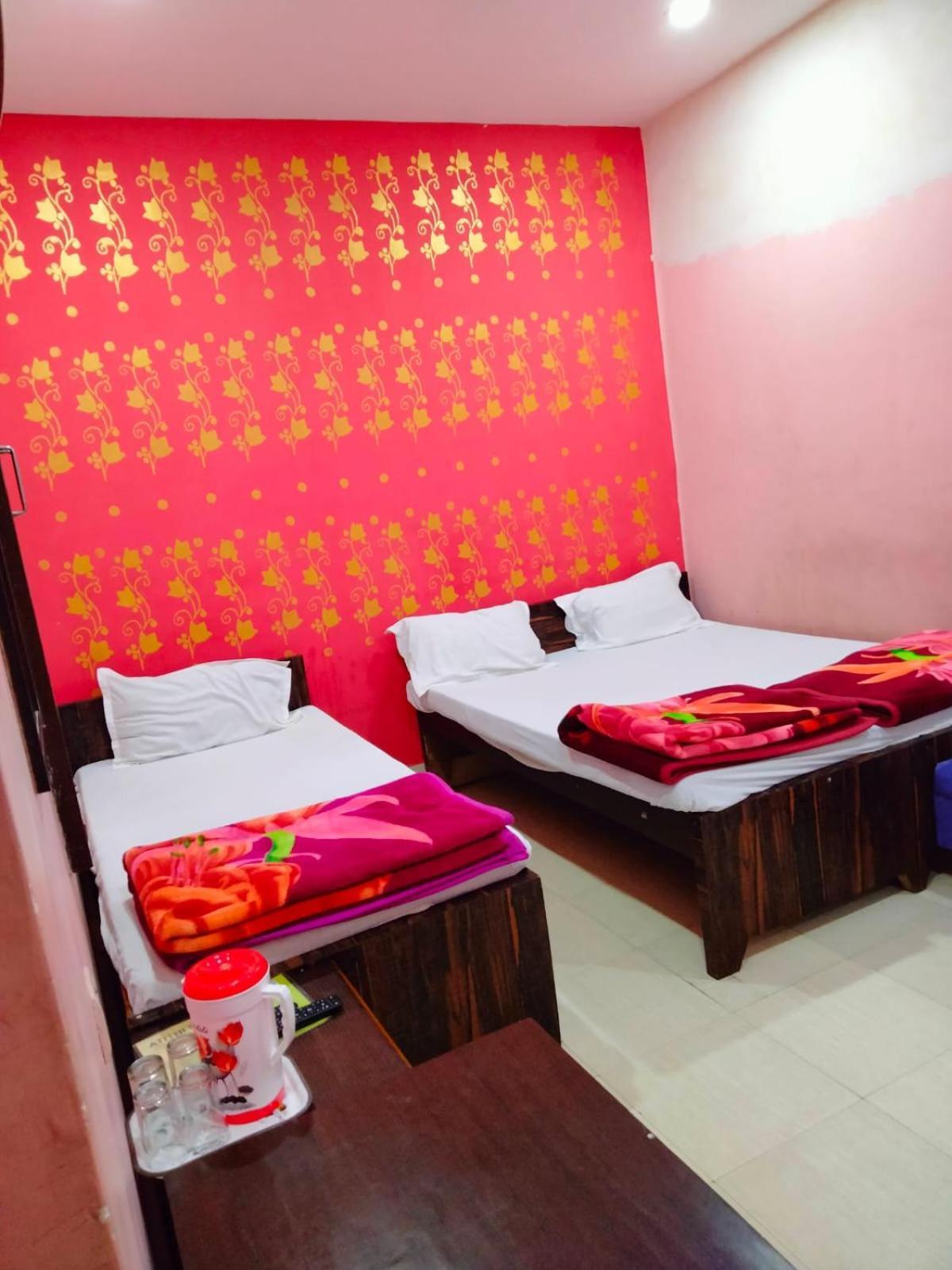 Hotel Atithi Galaxy Kānpur Exterior foto